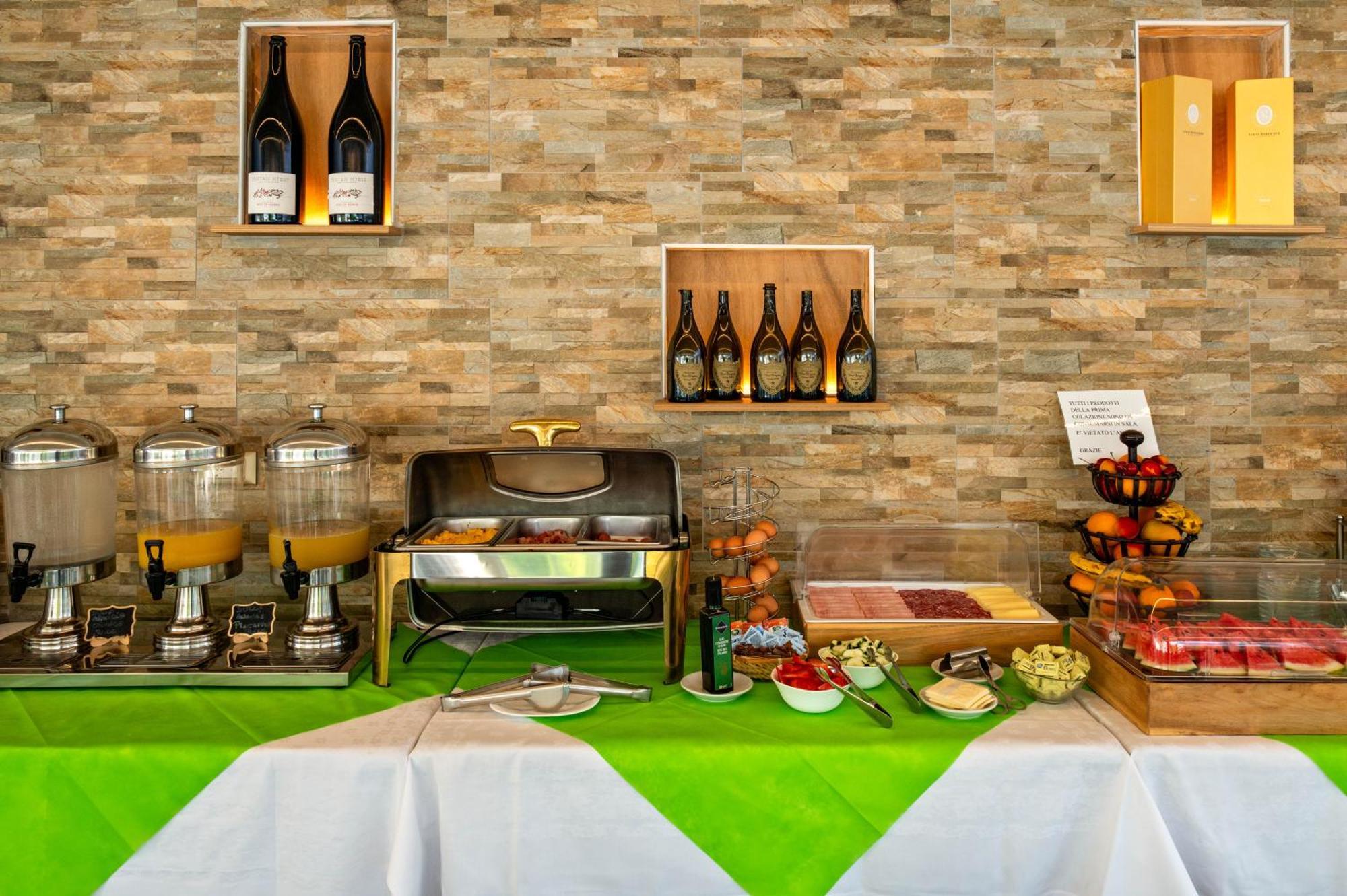 ルッカ Castello Dei Templari Bed & Breakfast エクステリア 写真