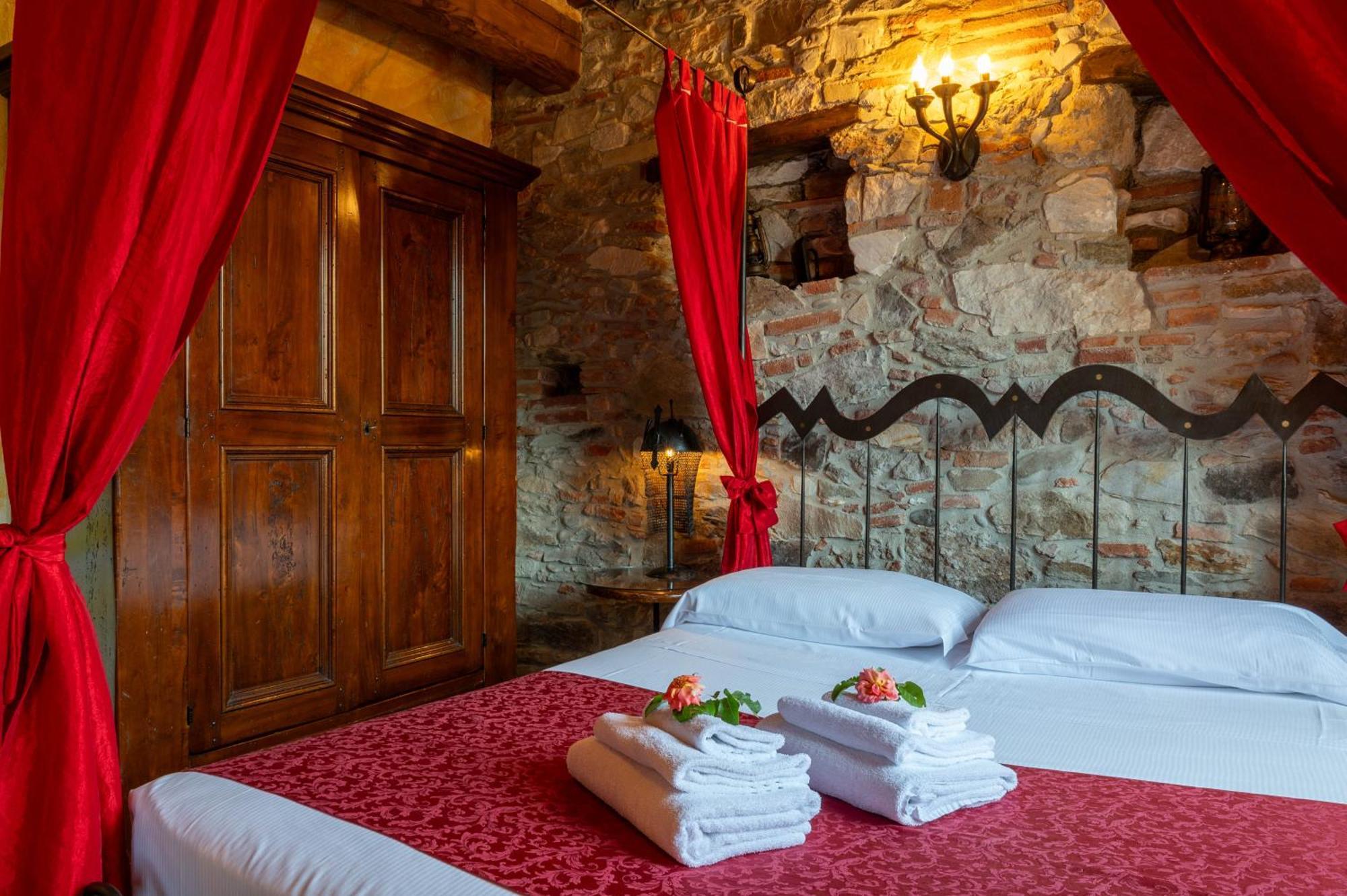 ルッカ Castello Dei Templari Bed & Breakfast エクステリア 写真